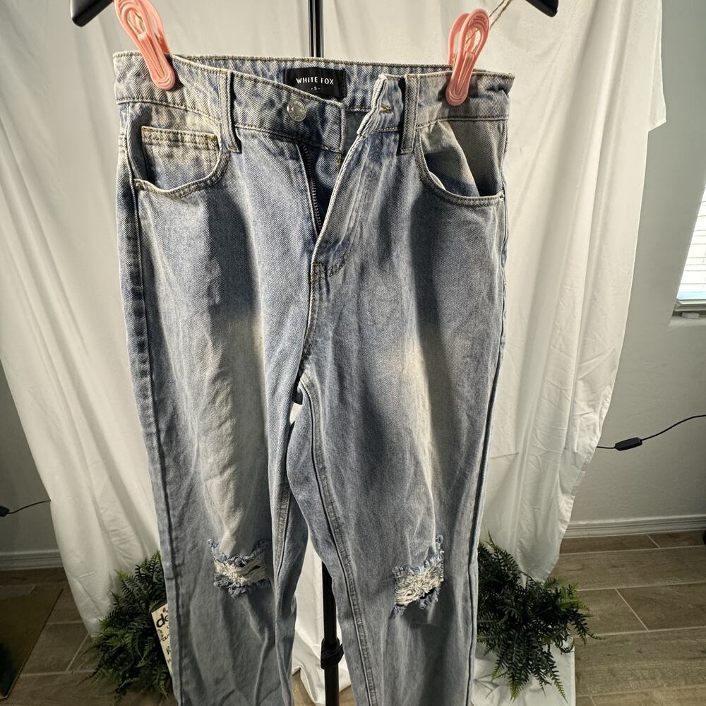 White Fox Boutique Light Grey Wash Distressed Straight Jeans Size S Trending